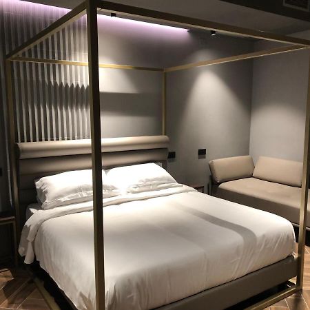 Materiaprima Camere-Rooms Mantova Luaran gambar
